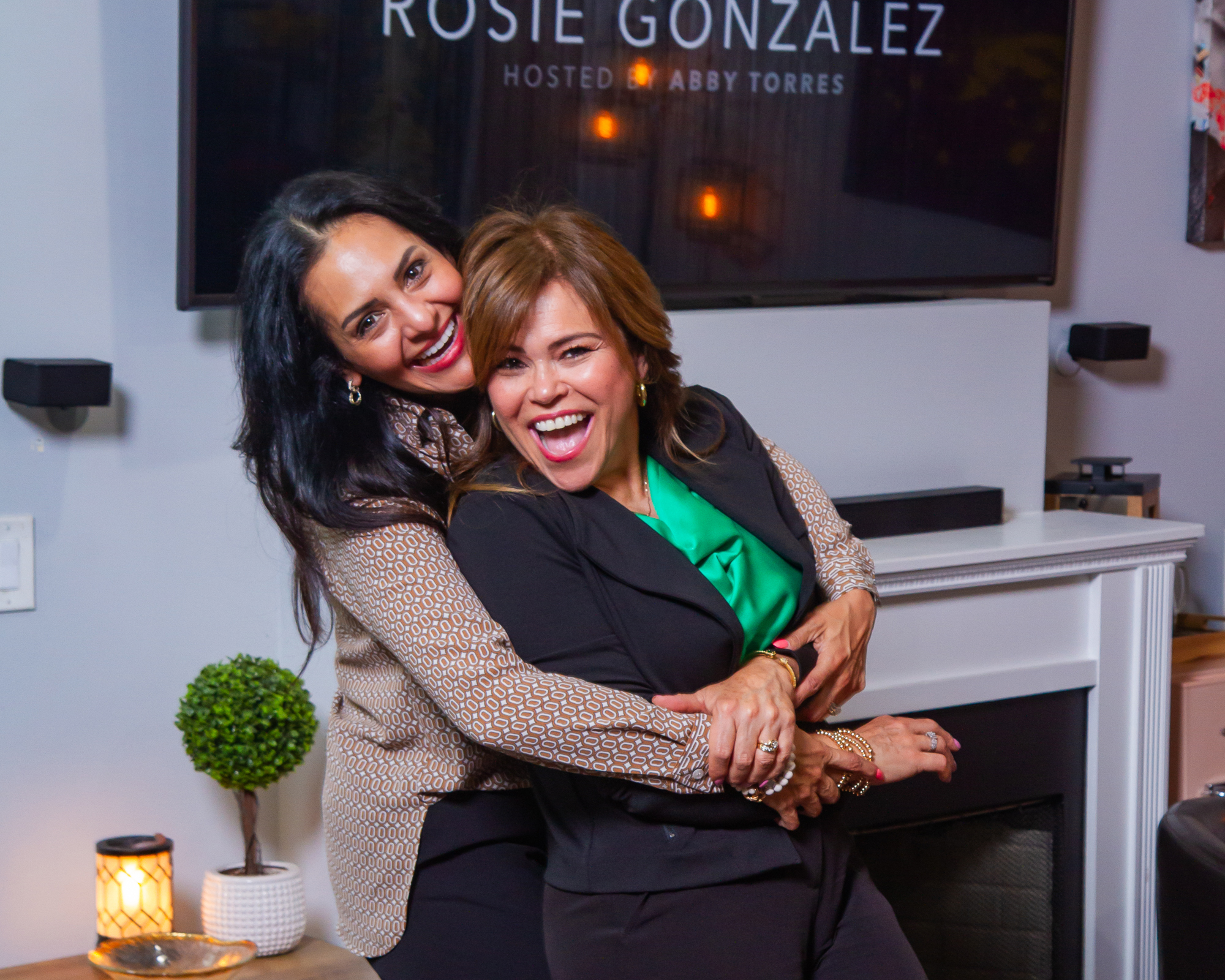 [Latina] Podcast Host